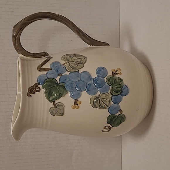 Vintage Metlox Poppytrail Pitcher with Blue Grapes - Picture 11 of 16